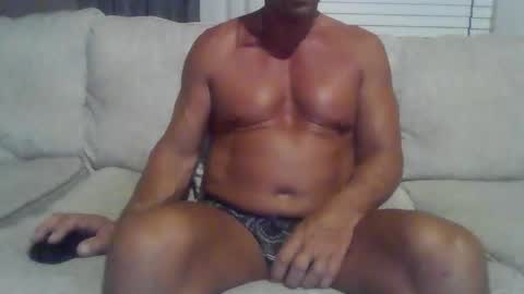 Snapshot of downdog925 chatting on October 11, 8:30 am Some guy in Florida online show from October 11, 8:30 am