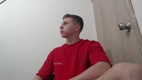 draco_boy2000 online show from November 20, 10:29 pm