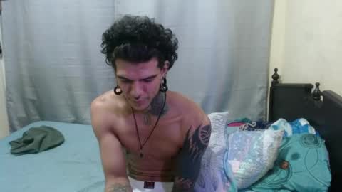 Snapshot of dragon666uwur chatting on January 12, 5:13 am Dragon online show from January 12, 5:13 am