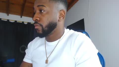 ---Drake--- online show from February 19, 4:33 am