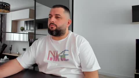 Draven A online show from February 19, 8:01 am