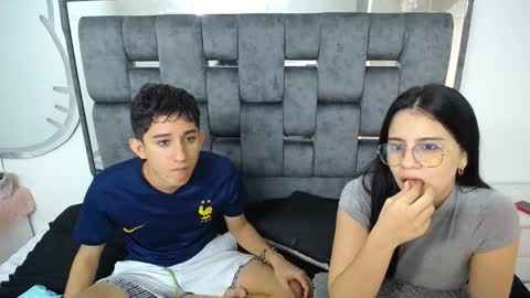 Snapshot of dravith_and_valery chatting on February 14, 10:38 am -- nicolle and jhon -- online show from February 14, 10:38 am