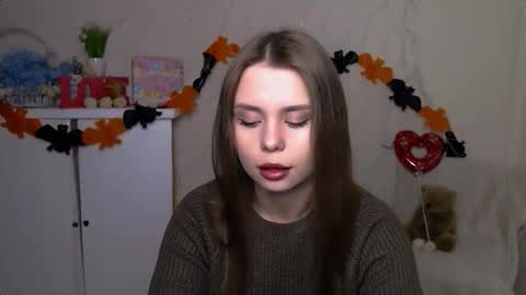 Snapshot of dream_mari chatting on October 19, 6:40 am Mari online show from October 19, 6:40 am