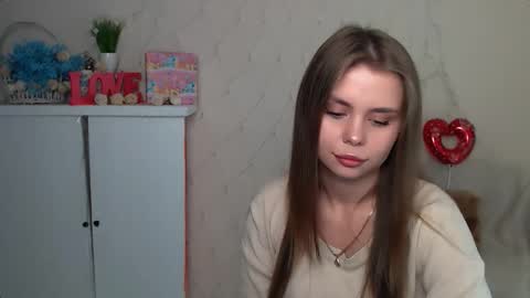 Snapshot of dream_mari chatting on September 17, 7:12 am Mari online show from September 17, 7:12 am