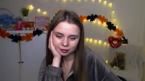 Snapshot of dream_mari chatting on October 10, 7:36 am Mari online show from October 10, 7:36 am