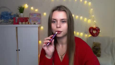 Snapshot of dream_mari chatting on October 5, 8:23 am Mari online show from October 5, 8:23 am