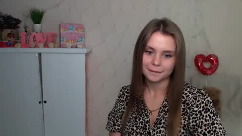 Snapshot of dream_mari chatting on September 16, 7:11 am Mari online show from September 16, 7:11 am