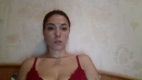 dream_petal_ online show from February 12, 4:54 pm