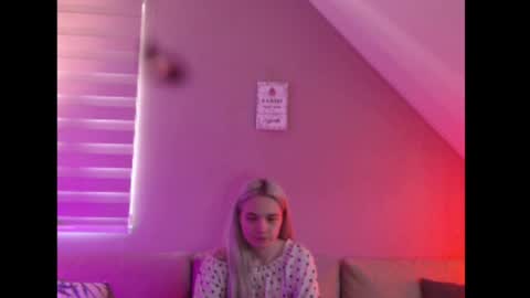 A girl online show from April 22, 7:26 am