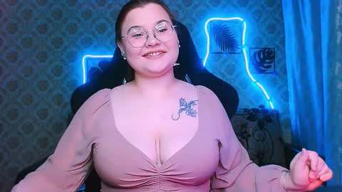 dreamforyoue2 online show from February 20, 7:05 pm