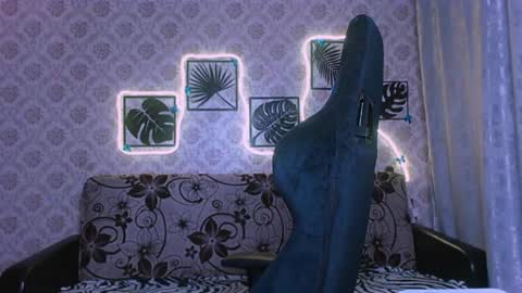 dreamforyoue2 online show from May 17, 8:18 pm