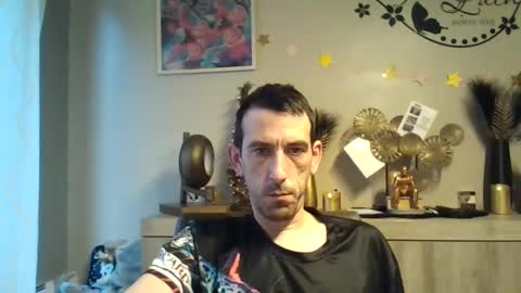 dreamguy38 online show from December 4, 7:55 am