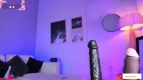 dreamleah_ online show from March 8, 1:17 am