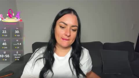 dreamyhousewife1 online show from November 14, 7:27 pm