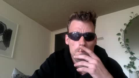 Snapshot of drejjj3000 chatting on October 21, 5:12 am drejjj3000 online show from October 21, 5:12 am