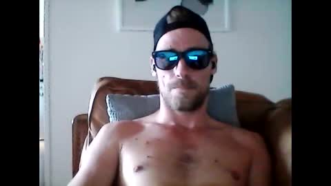 Snapshot of drejjj3000 chatting on February 8, 4:14 am drejjj3000 online show from February 8, 4:14 am