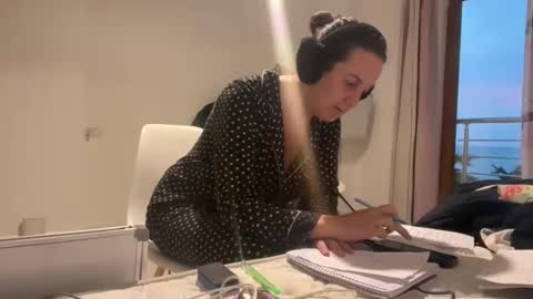 Dr. Resa online show from October 23, 3:57 pm