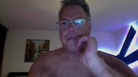 drummersrock92118 online show from April 24, 12:34 am