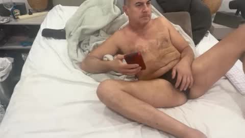 Dude online show from April 18, 1:57 pm