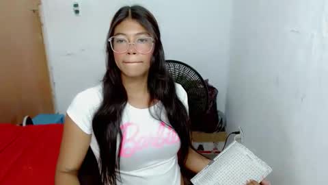 dulce2415 online show from December 5, 10:40 pm