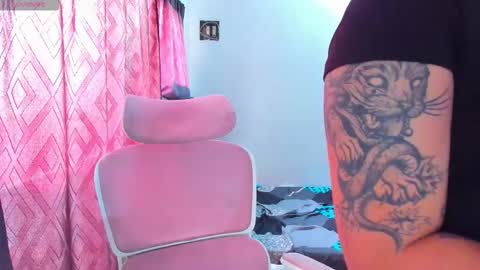 Dulce  online show from November 11, 1:13 pm