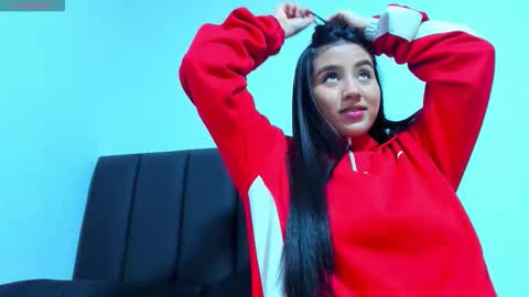 Dulce  online show from December 5, 3:32 pm