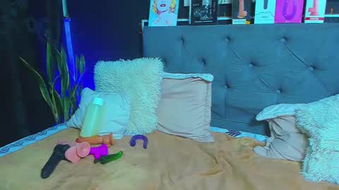 C E L E S T E  online show from February 3, 11:36 pm