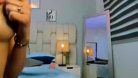 Dulce Maria online show from March 19, 7:19 pm