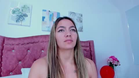 Dulce  online show from January 17, 7:05 pm