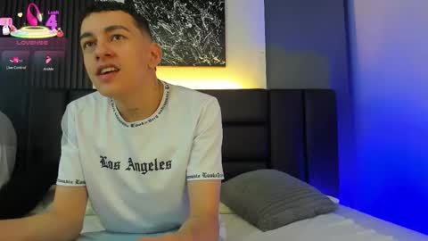 Thomas and Noah online show from November 23, 12:58 pm