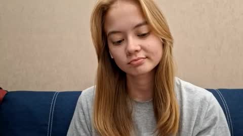 Snapshot of dustidickirson chatting on September 17, 4:10 pm Alisa online show from September 17, 4:10 pm