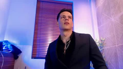 Dustin Sonne online show from May 8, 4:18 am