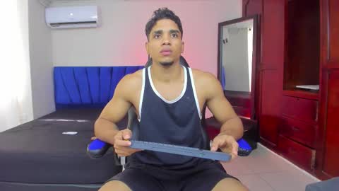 DUSTYN MICHELLE online show from March 23, 2:00 pm