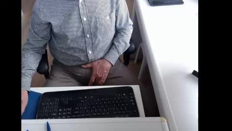 dutchpornking2 online show from May 7, 7:15 am