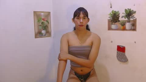 dy_namite online show from April 19, 6:10 pm