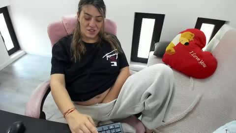 dayana online show from April 22, 5:03 am