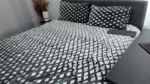 Dyanne online show from January 8, 5:30 pm