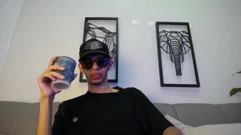 dylan_scotts online show from October 19, 8:35 pm