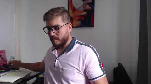 dylanhot10 online show from February 20, 7:52 pm