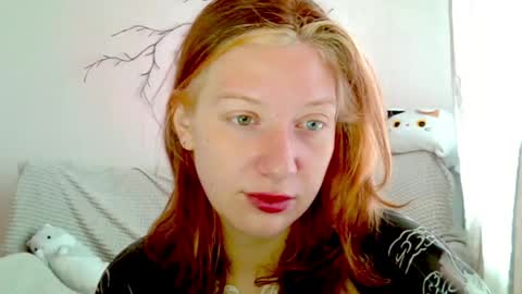 Lily online show from April 21, 7:15 am