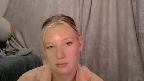 Lily online show from June 21, 2:56 pm
