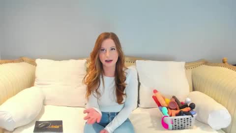 Snapshot of eatmygingersnapps chatting on December 23, 3:44 pm Allison online show from December 23, 3:44 pm