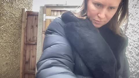 Nadia Ferreira  online show from February 2, 9:49 am