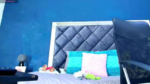 Snapshot of ebony__jheim chatting on October 20, 11:59 am jheim online show from October 20, 11:59 am