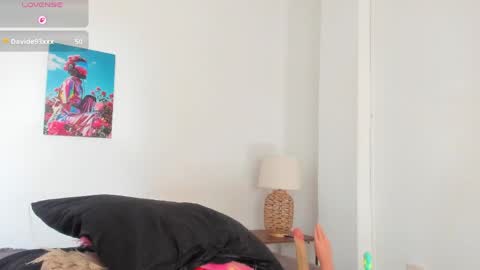 ebony_cute9 online show from April 16, 8:09 pm