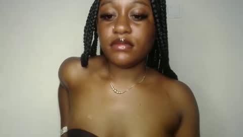 Snapshot of ebony_fatass chatting on September 12, 7:38 pm Ella online show from September 12, 7:38 pm