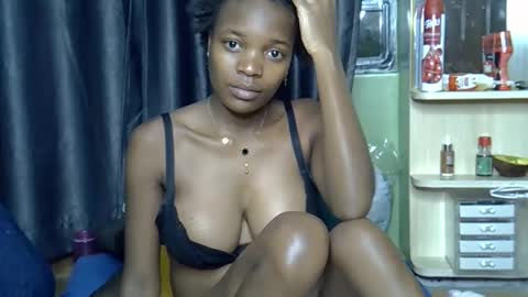 ebony_j online show from April 3, 6:37 pm