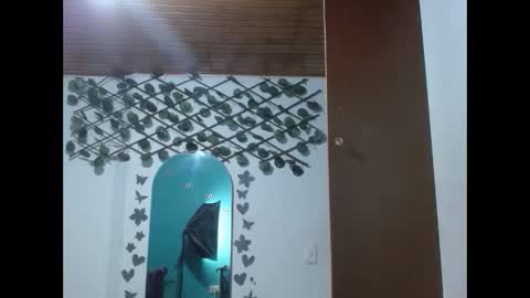 ebony_luna1 online show from April 20, 12:52 pm