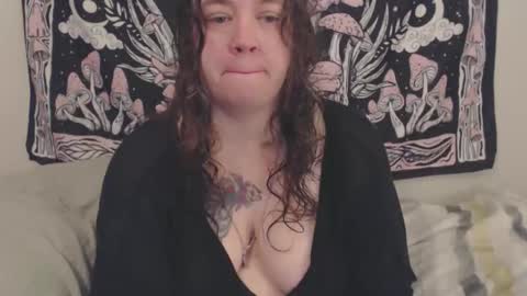 Weird Echo online show from February 18, 1:38 am