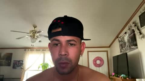 eddgarzay08 online show from April 6, 9:27 pm